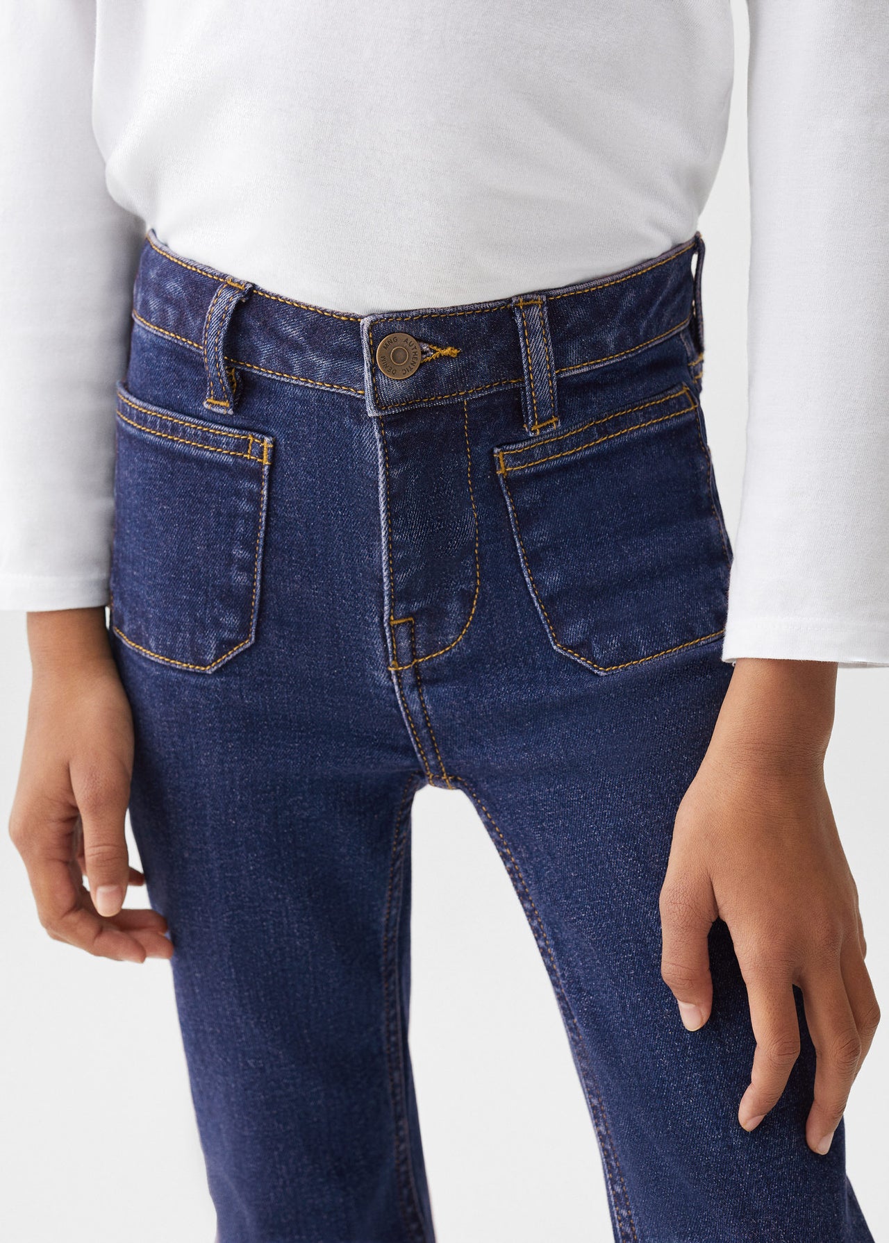 Flared jeans with pocket