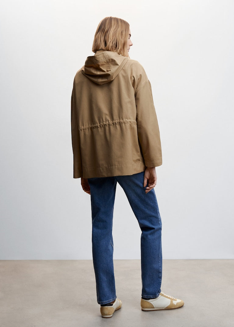 Hooded parka with pocket